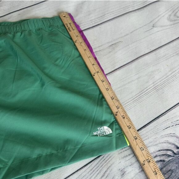 NWT!  THE NORTH FACE Circular Design Green/Purple Running Shorts Gym Hike Sz XXL - Picture 14 of 14